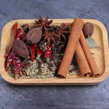 Krydderier og krydderpasta 调料