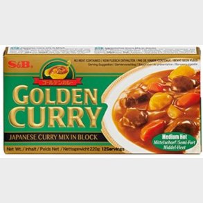 S&B golden curry mix medium hot 220 g.